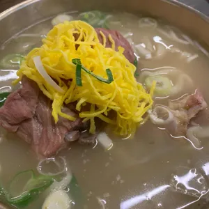 평이담백 뼈칼국수 사진