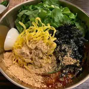평이담백 뼈칼국수 사진