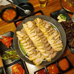 엄청난족발 사진