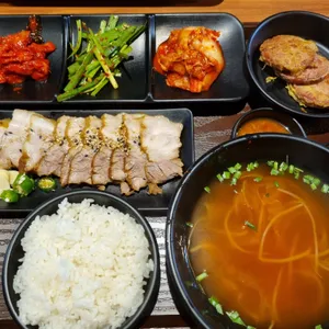 엄청난족발 사진