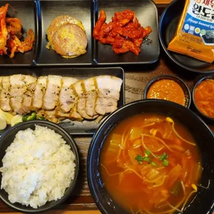 엄청난족발 사진
