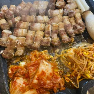 꿀삼겹 사진