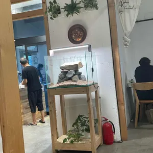 육면 리뷰 사진