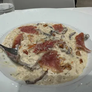 로카보어 테이블 사진