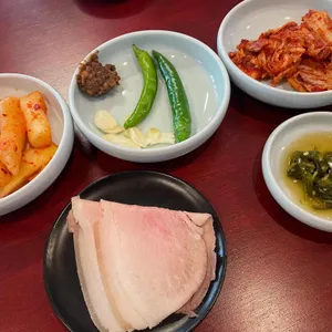 엄용백 돼지국밥 리뷰 사진