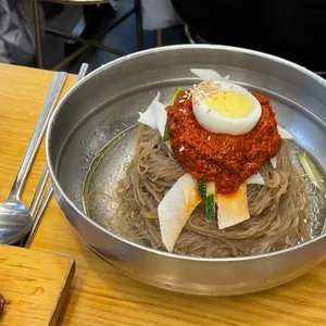 육쌈냉면 사진