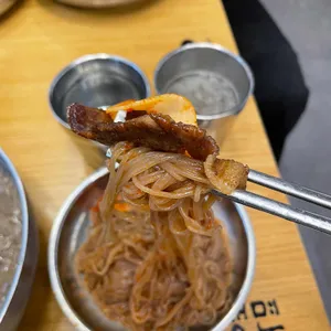 육쌈냉면 사진