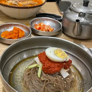 육쌈냉면 사진