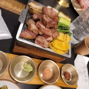 임금돼지 사진
