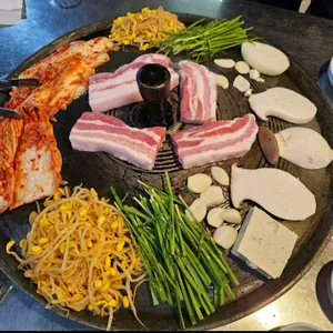 솥뚜껑삼겹살 사진