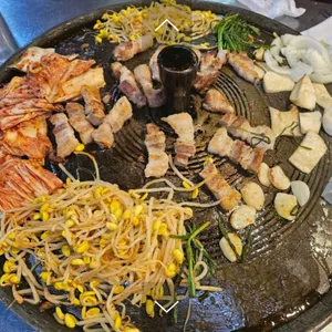 솥뚜껑삼겹살 사진