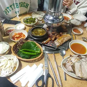 돈뼈락 연탄갈비 사진