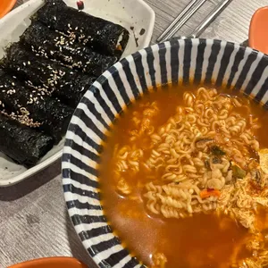 딸기하우스 꼬마김밥라면 사진