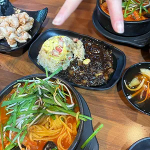 뚝배기 짬뽕 패밀리 사진