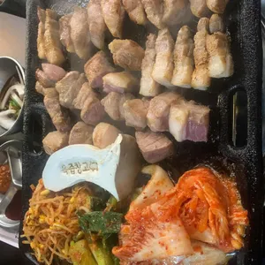 육즙창고 사진