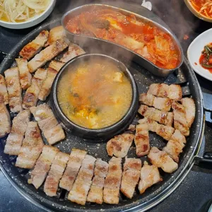 신의주부대찌개 사진