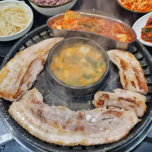 신의주부대찌개 사진