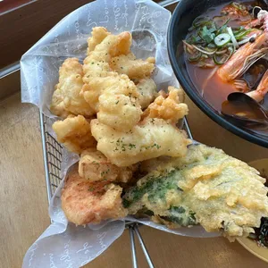 조각가 해물라면 바다보는날 사진