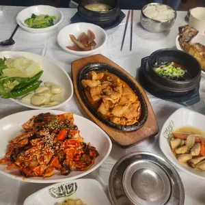 고향우렁쌈밥 사진