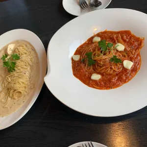 예뿔리야 사진