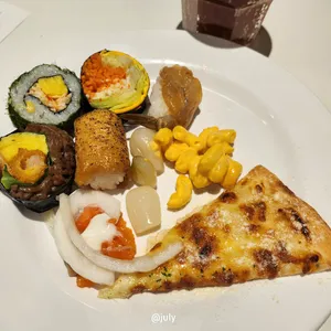 애슐리퀸즈 사진