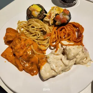 애슐리퀸즈 사진