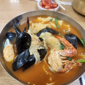 얼큰이칼국수 사진