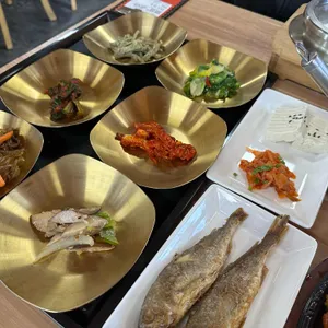 한옥마당 사진