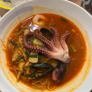 짬홍 사진