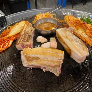 동두천솥뚜껑삼겹살 리뷰 사진