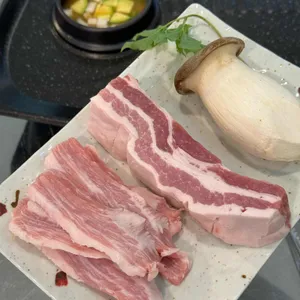 통통돼지 사진