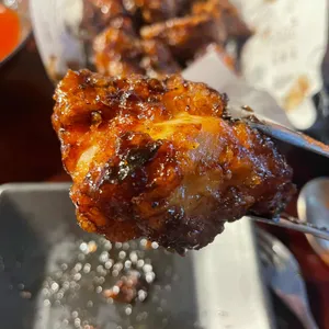 교촌치킨 사진