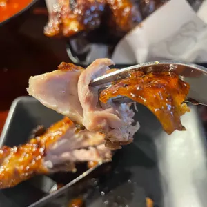 교촌치킨 사진