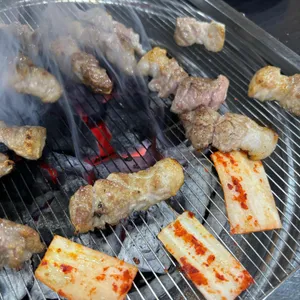 한돈참숯꼬기 사진