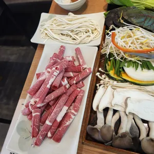 두둑한샤브칼국수 사진