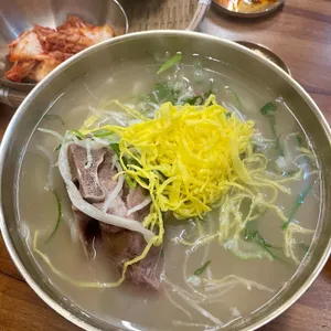 평이담백 뼈칼국수 사진