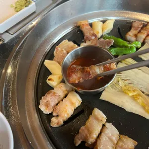 고기굽는남자 사진