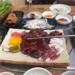 화정식육식당 사진