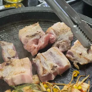 천이오겹살 사진