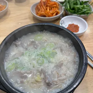 복돈이가마솥순대국 사진