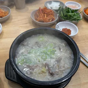 복돈이가마솥순대국 사진