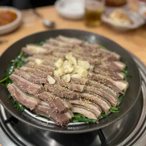 청춘흑염소요리 사진