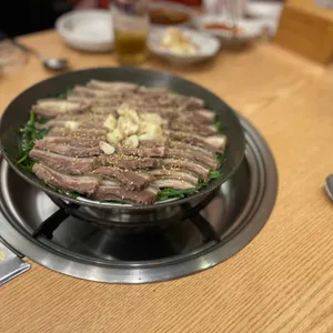 청춘흑염소요리 사진