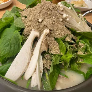 청춘흑염소요리 사진