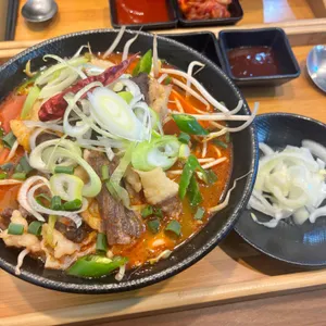 나는쌀국수 너는육회 사진