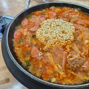 보글보글솥뚜껑부대찌개 사진