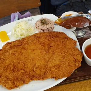 홍익돈까스 사진