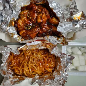 꾸브라꼬 숯불 두마리치킨 사진