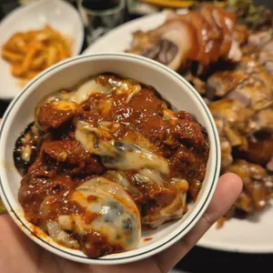 장충동한방족발 노랑앞치마 사진