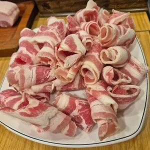 강남꿀돼지 사진